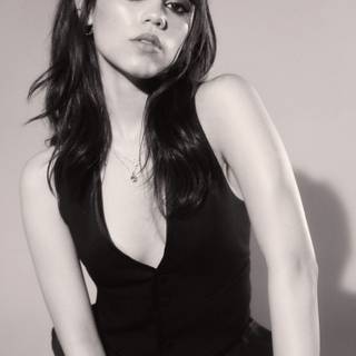 Jenna Ortega iPhone 4k wallpaper