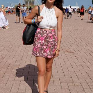 Summer outfit wallpaper