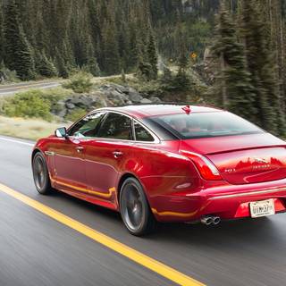 Jaguar XJR wallpaper