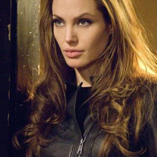 Angelina Jolie mobile wallpaper