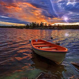 Lightning boats wallpaper