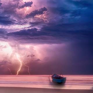 Lightning boats wallpaper