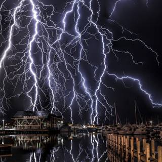 Lightning boats wallpaper