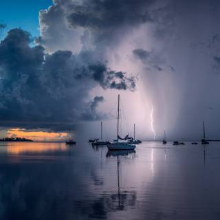 Lightning boats wallpaper
