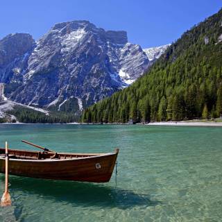 Spring mountain lake wallpaper