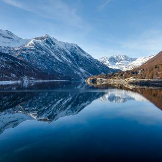 Spring mountain lake wallpaper