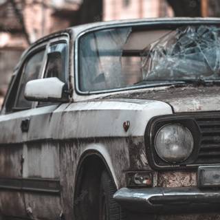 A rusty car wallpaper