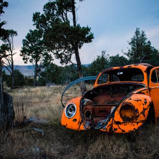 A rusty car wallpaper