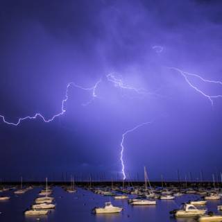 Cool lightning boats wallpaper