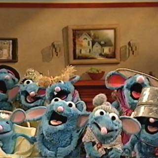 Bear in the Big Blue House Tutter wallpaper