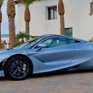 McLaren 720s engine wallpaper