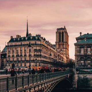 Vintage phone city wallpaper