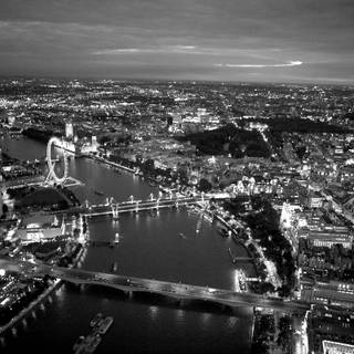 London black and white wallpaper