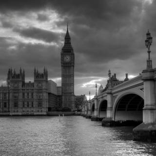 London black and white wallpaper