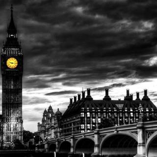 London black and white wallpaper