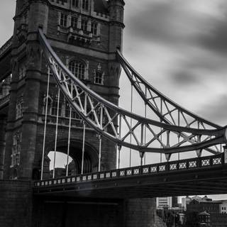 London black and white wallpaper