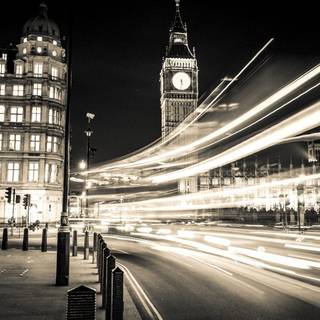 London black and white wallpaper