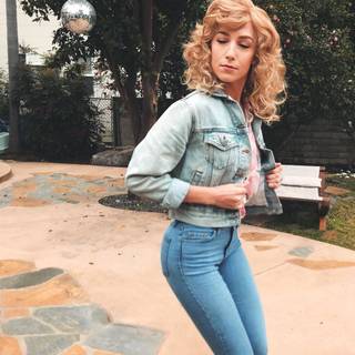 Courtney Miller wallpaper