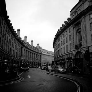 London black and white wallpaper
