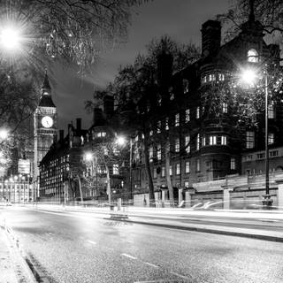 London black and white wallpaper