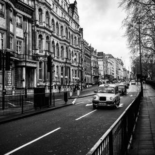 London black and white wallpaper