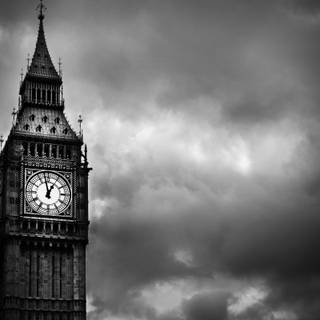 London black and white wallpaper