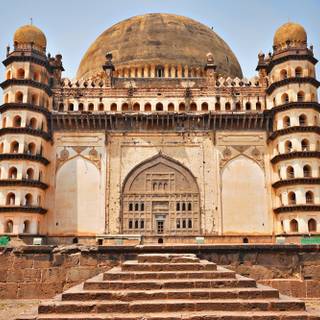 Gol Gumbaz wallpaper