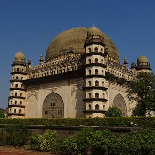 Gol Gumbaz wallpaper