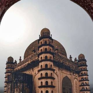 Gol Gumbaz wallpaper