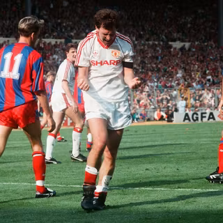 Bryan Robson wallpaper
