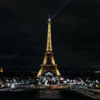 Paris autumn 4k wallpaper