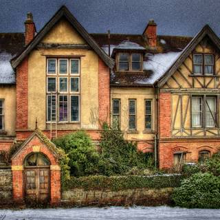 Old mansion wallpaper