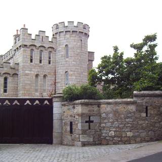 Old mansion wallpaper