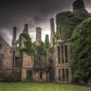 Old mansion wallpaper