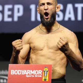 Khamzat Chimaev desktop wallpaper