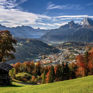 Autumn valley wallpaper