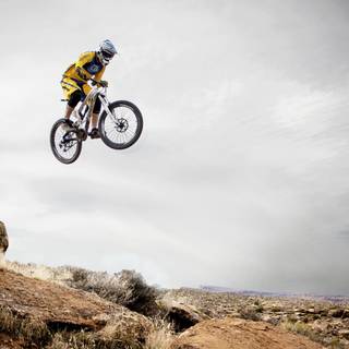 Mountain bike 4k wallpaper