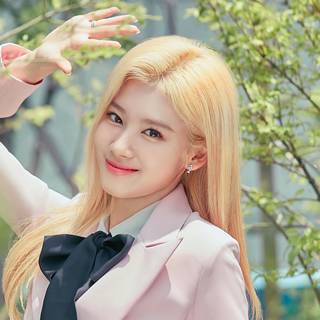 Twice Sana 4k wallpaper