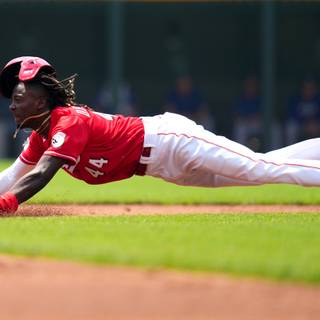 Elly De La Cruz wallpaper