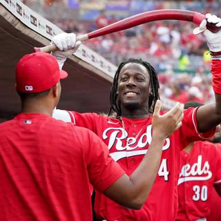 Elly De La Cruz wallpaper