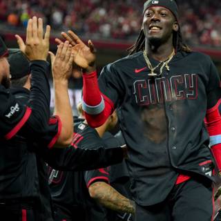 Elly De La Cruz wallpaper