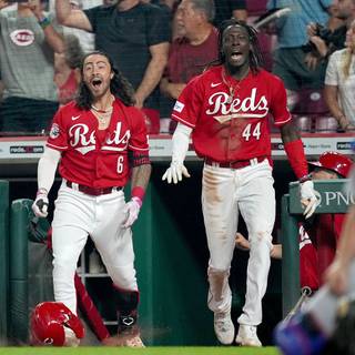 Elly De La Cruz wallpaper