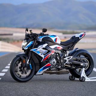 BMW M1000R wallpaper