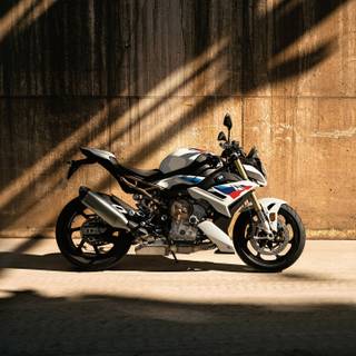 BMW M1000R wallpaper