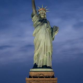 Statues 4k wallpaper