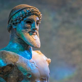 Statues 4k wallpaper