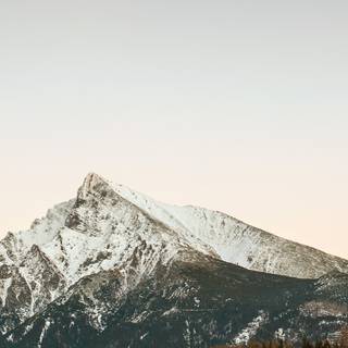 Simple 4k desktop wallpaper