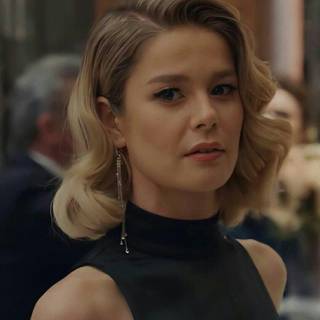Burcu Biricik wallpaper
