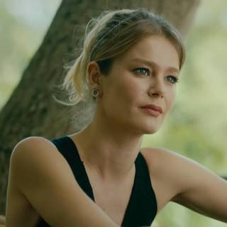 Burcu Biricik wallpaper