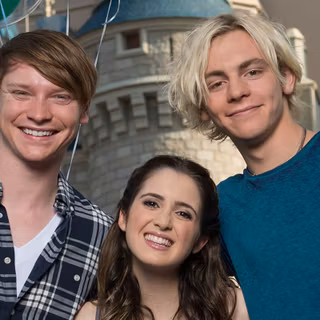 Ross Lynch and Laura Marano wallpaper